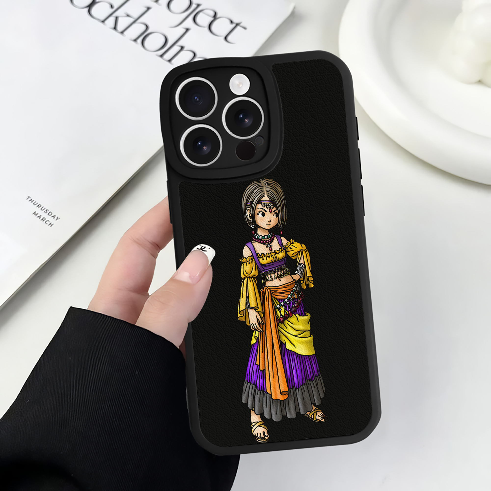 （画像用） ドラゴンクエスト Doragon Kuesuto Dragon Quest 【iPhone 16シリーズ対応】シリコンスマホケース（レザー調） 材質：シリコン